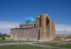 Maida Mausoleum na Khoja Ahmed Yasawi: Kyawun Gine-gine na Kazakhstan