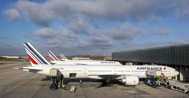France pledges €300 million to support nation’s airports