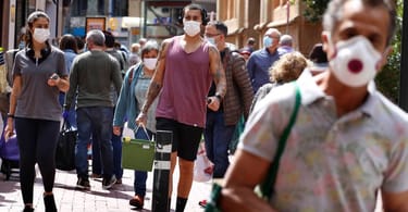Face masks now mandatory at all placed at all times in Madrid