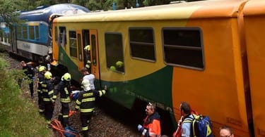 3 people killed, dozens wounded in Czech passenger train collision