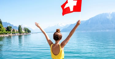 瑞士向接种疫苗的海湾游客开放边境
