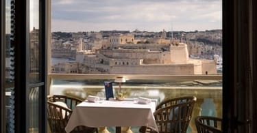 malta 1 - Pohľad na prístav Grand Harbour z reštaurácie ION Harbour - obrázok s láskavým dovolením Maltského úradu pre cestovný ruch