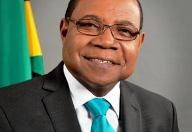 spoštovani Minister Bartlett - slika z dovoljenjem ministrstva za turizem Jamajke