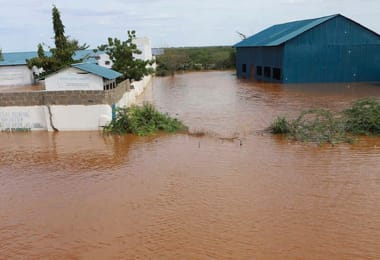 Pati lan Kekacauan ing Kenya Ing Bencana Banjir Bencana