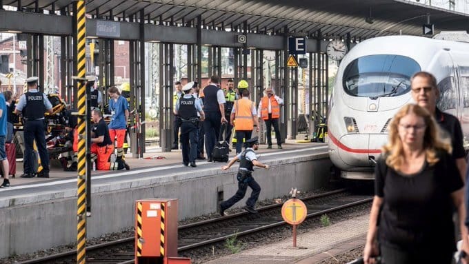 Frankfurt Main Train Station: Child killed  an ICE may be