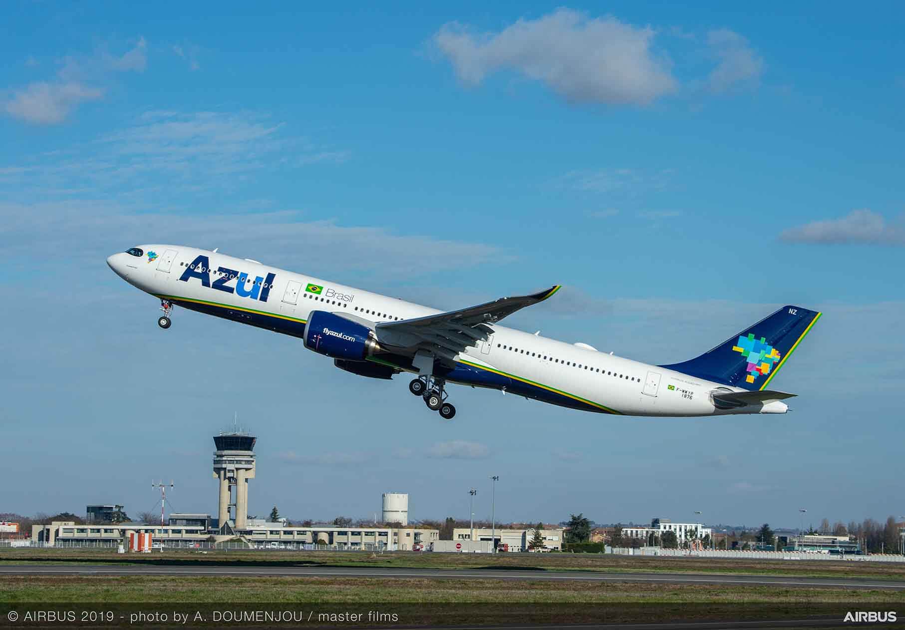 A330-900-AZUL-take-off-