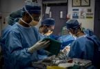 Australians heading overseas for 'transplant tourism' could help organ traffickers, experts say