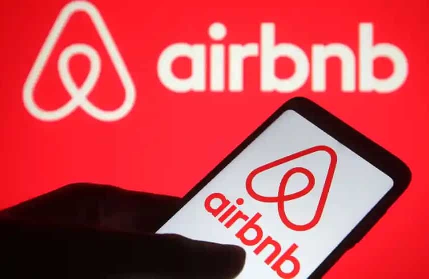 Airbnb bans Russians and Belarusians from using its services