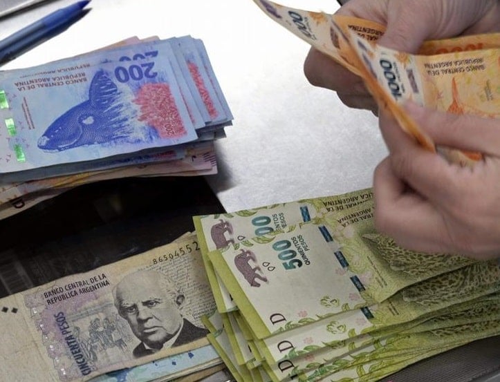 Hiperinflācija Argentīnā pieaug līdz 104,3%
