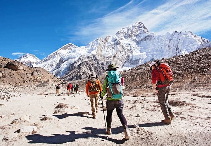 Impactos económicos, sociales y ambientales del turismo de montaña