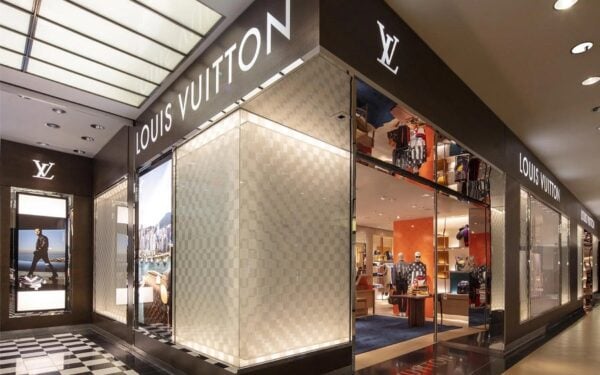 „Louis Vuitton“ pirmauja