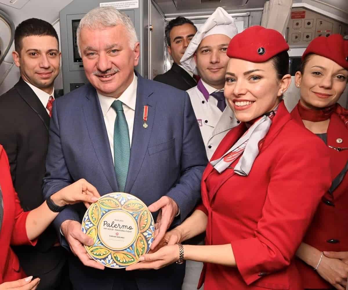 „Turkish Airlines“ be persėdimų iš Stambulo į Palermą