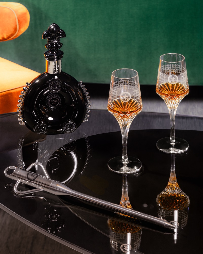 LouisXIII cask and 2 glasses | eTurboNews | eTN