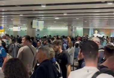 Хаос в летищата в Обединеното кралство заради Passport E-Gates IT проблем